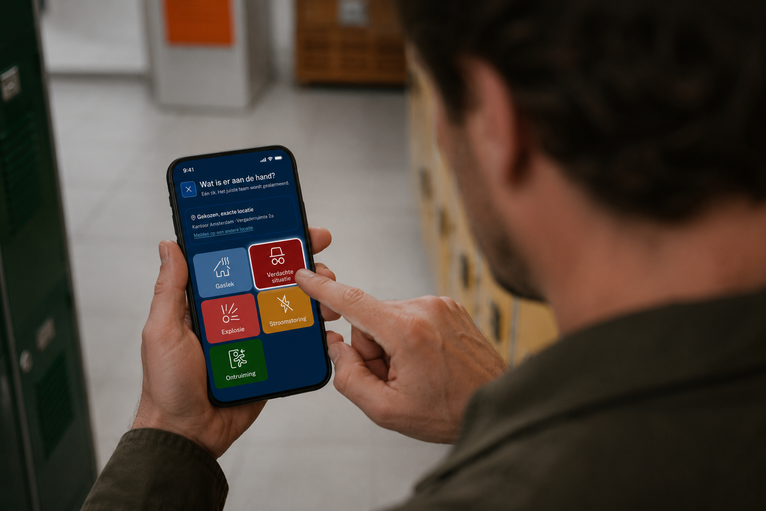Man alarmeerd verdachte situatie met de findwhere app